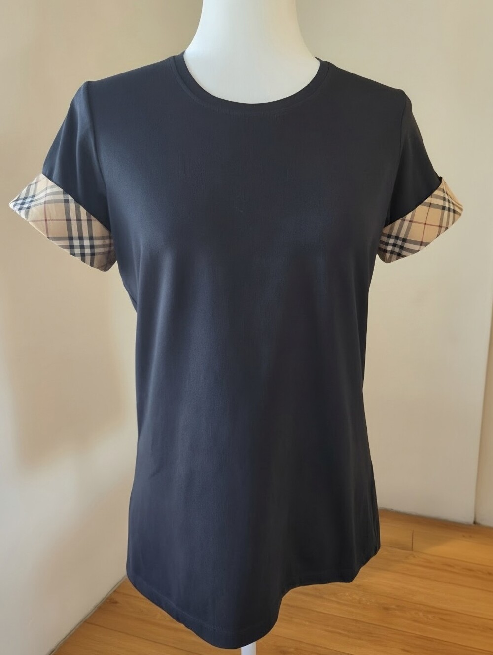 Burberry Classic Nova Check Cuff Sleeves Tee in Black-Tan Women's Medium